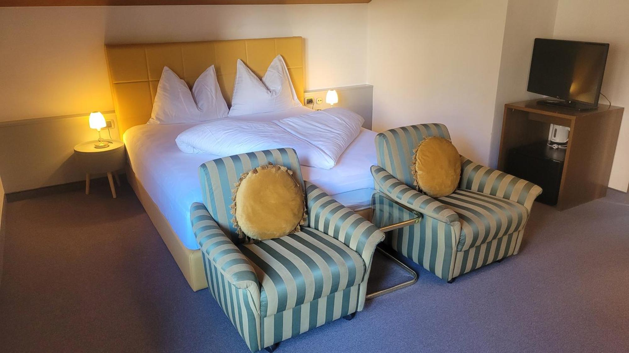 Hotel Schoenbrunn Мерано Номер фото
