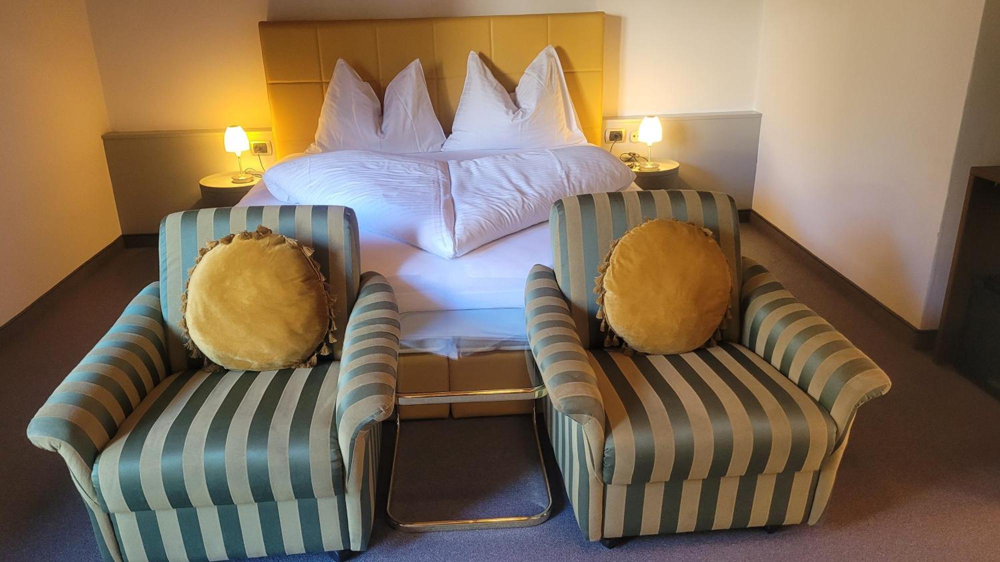 Hotel Schoenbrunn Мерано Экстерьер фото